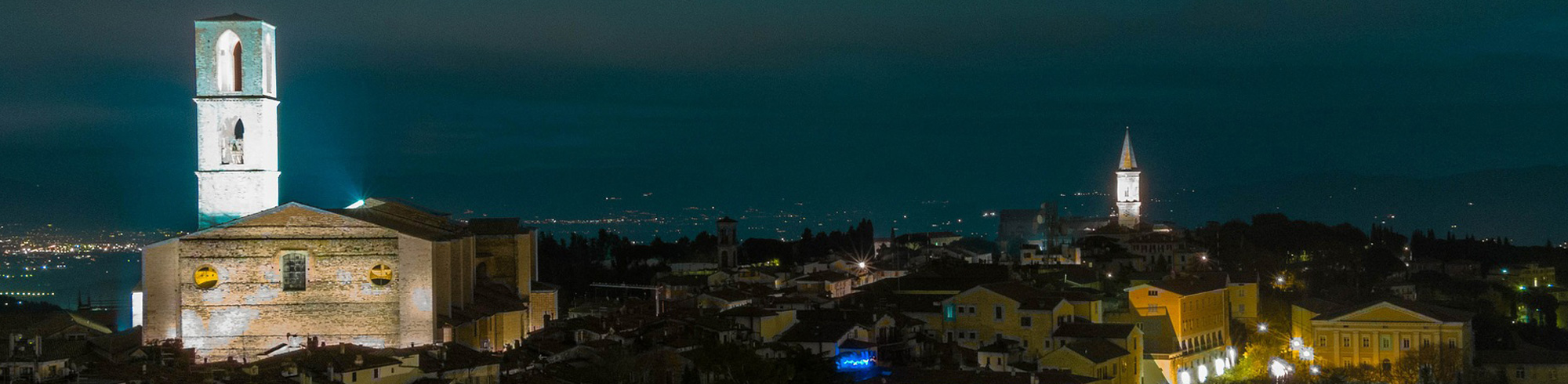 Perugia panorama notturno